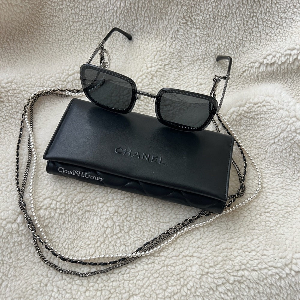 Auth Chanel 4244 Square Chain Sunglasses - Excellent Condition